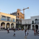 Bild auf einem Platz in Havanna, es scheint wieder Geld zu geben in Kuba, viele Gebäude werden restauriert Bild auf einem Platz in Havanna, es scheint wieder Geld zu geben in Kuba, viele Gebäude werden restauriert