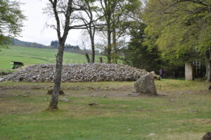 Clava Cairns, Rundgräber