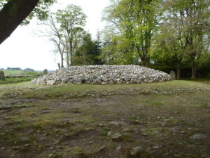 Clava Cairns, Rundgräber