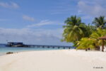 Strand und Bootssteg Malediven