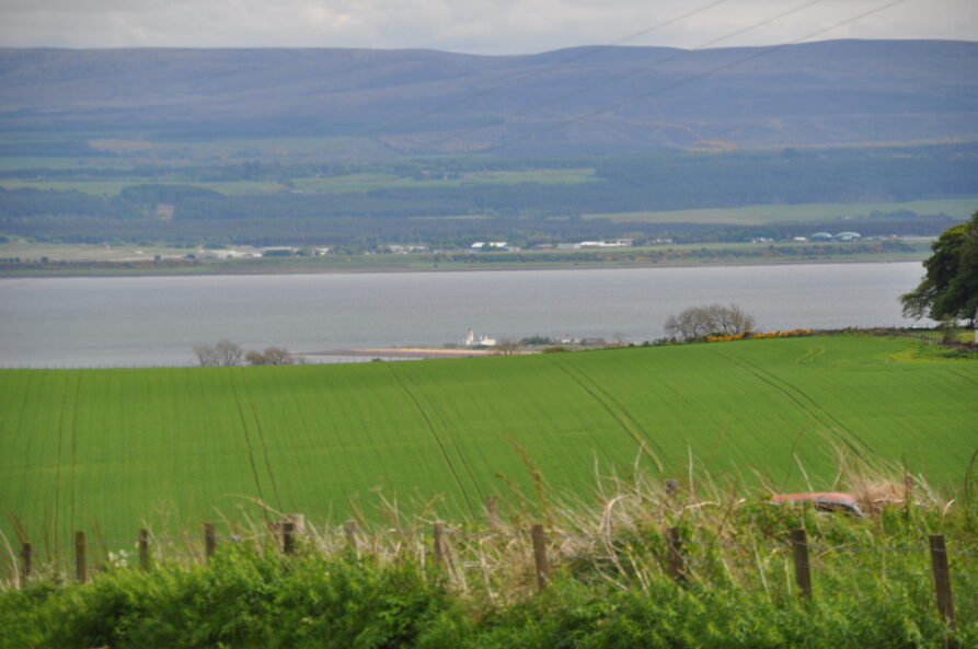 Blick auf Fortrose lighthouse - Fortrose Leuchtturm - Der Tipp um Delphine zu sehen, am Leuchtturm sind oft Delphine, einige Meter vom Strand im Wasser.