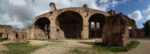 Die Maxentiusbasilika ist wegen der schieren Größe einfach eindrucksvoll. Die Panoramaansicht hier ist leider verzerrt. https://de.wikipedia.org/wiki/Maxentiusbasilika