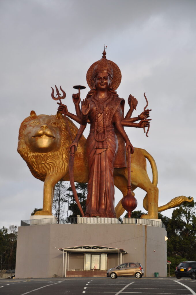 Hinduistische Statue bei Ganga Talao