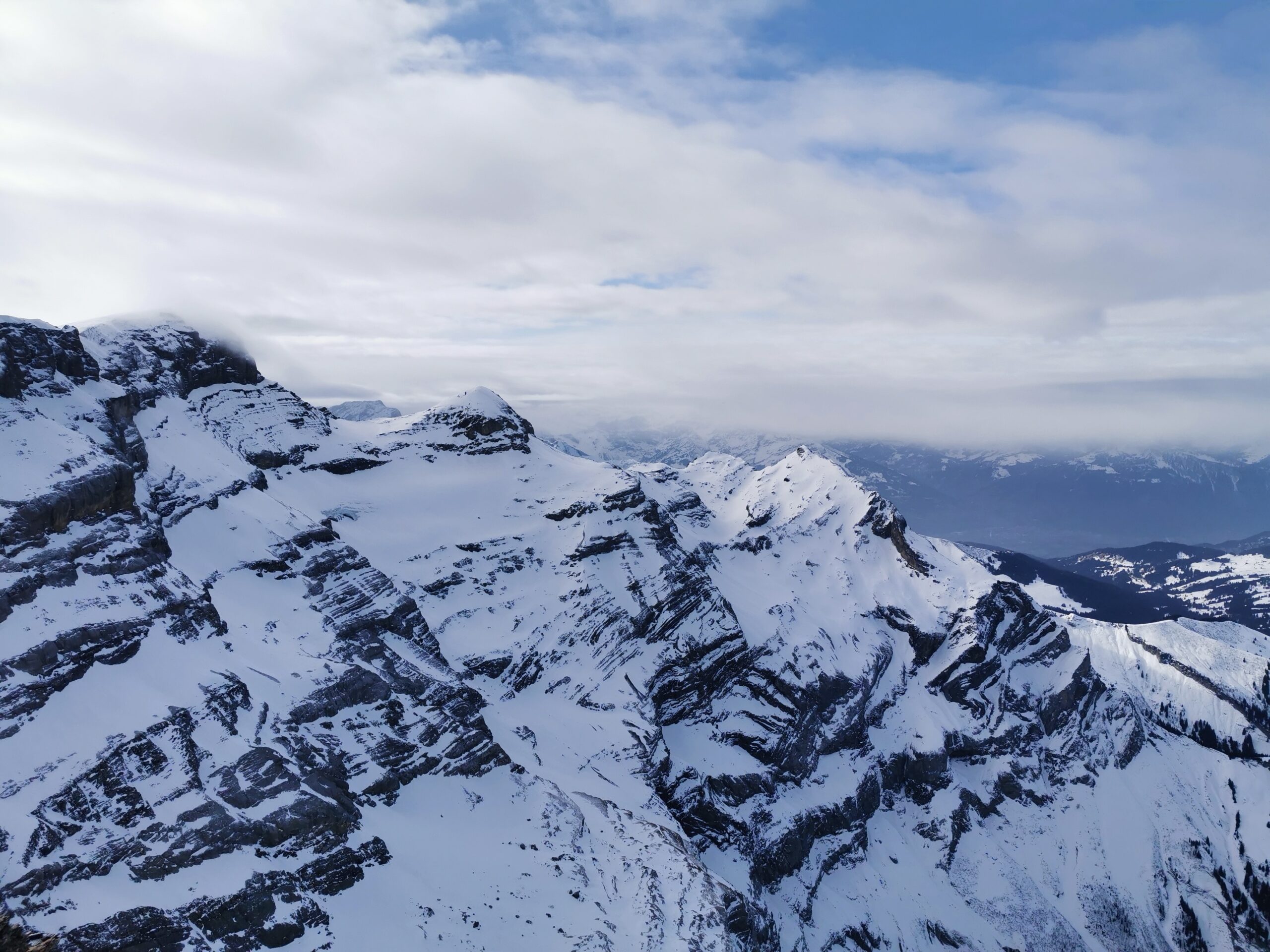 Glacier 3000 - Scex Rouge, Ausblick auf die umliegenden Berge