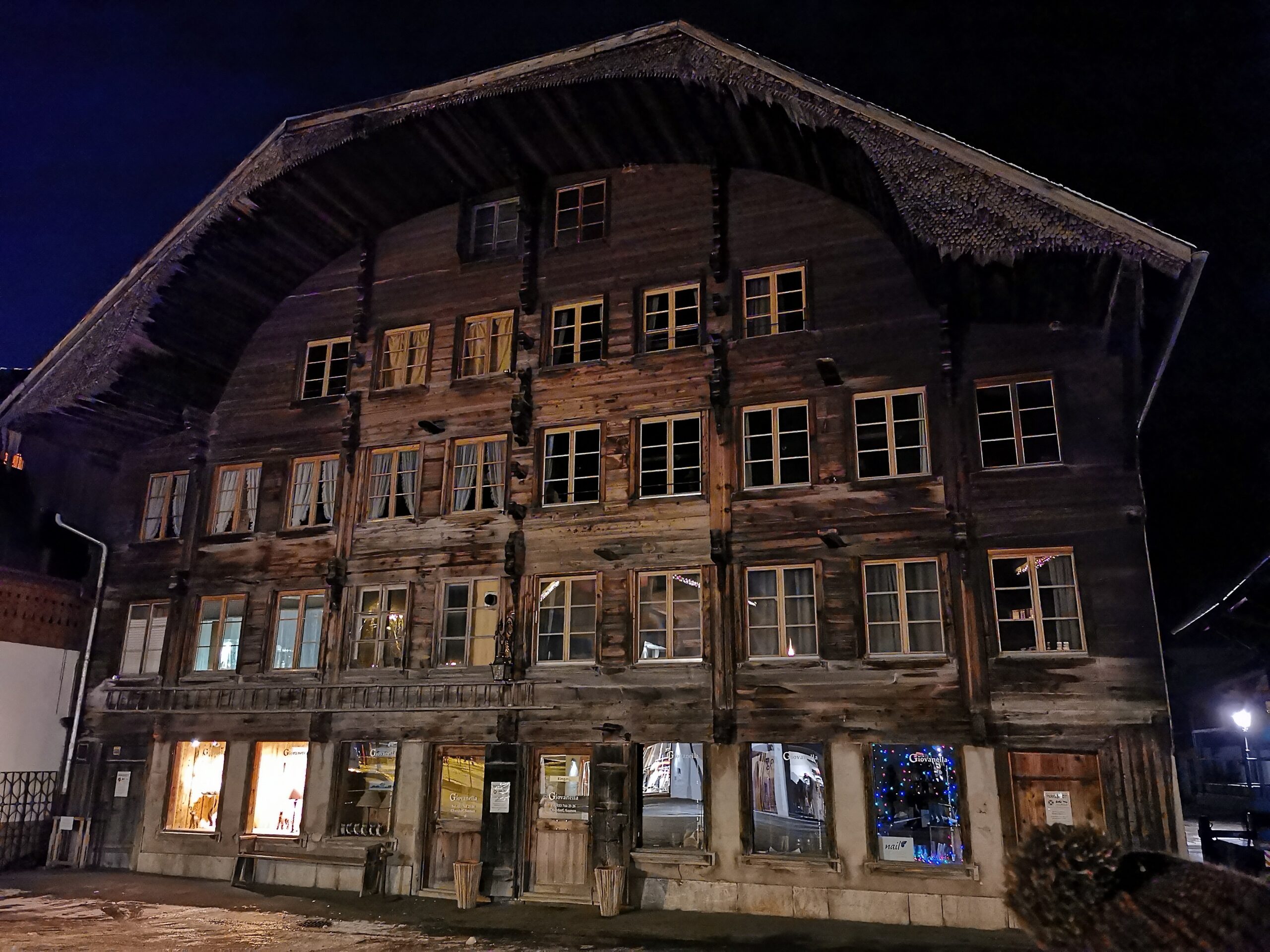 Historisches, bzw. typisches, Holzhaus in Saanen