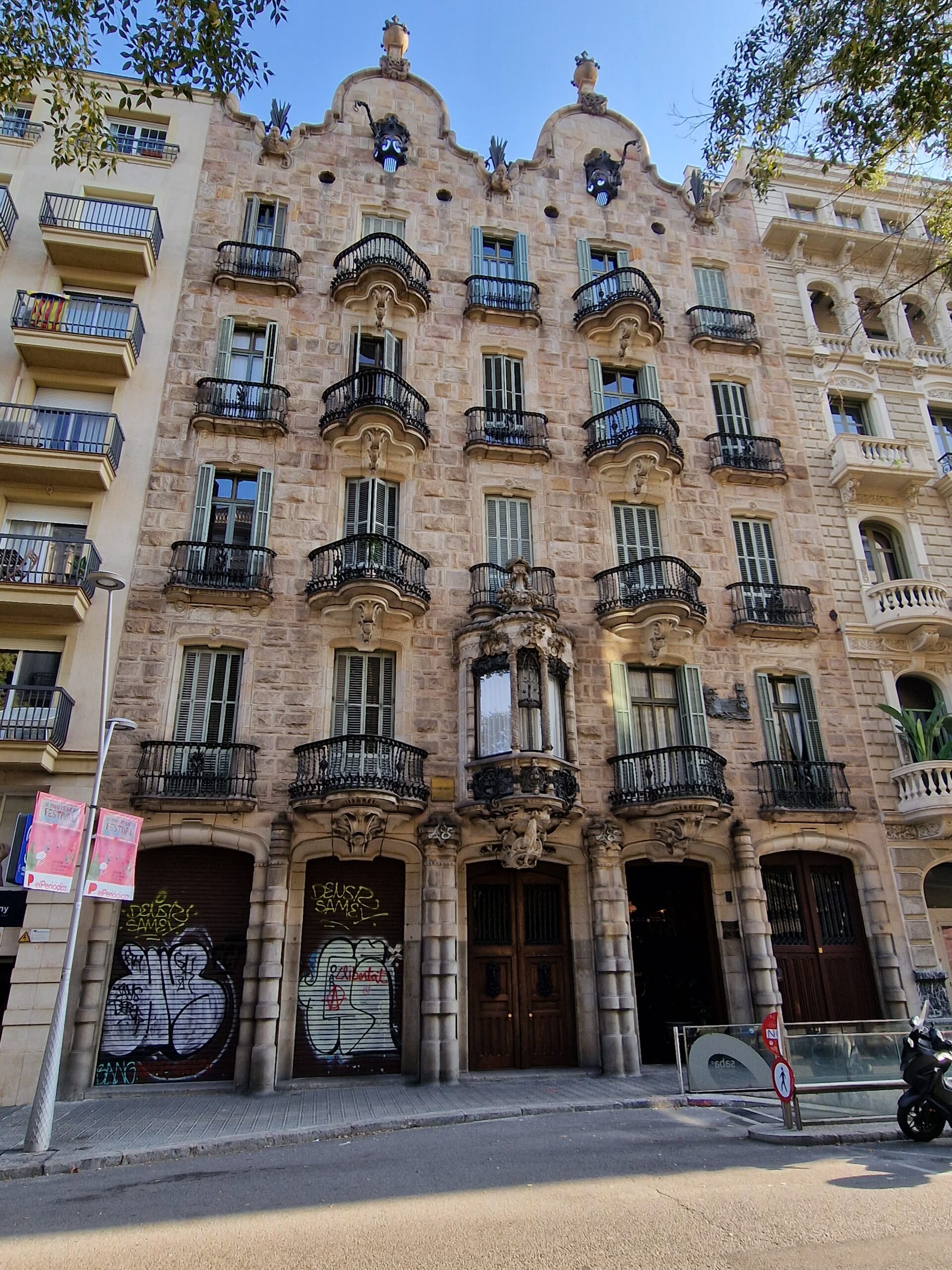 Eines der von Gaudi entworfenen Gebäude in Barcelona