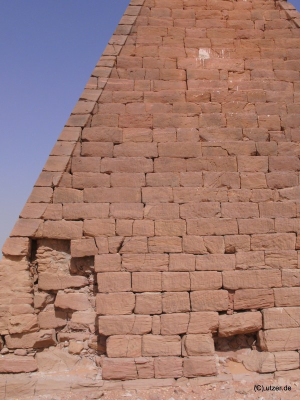 trip_to_pyramides_sudan_20.02.2009 (2).JPG