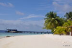 Athuruga Strand und Bootssteeg