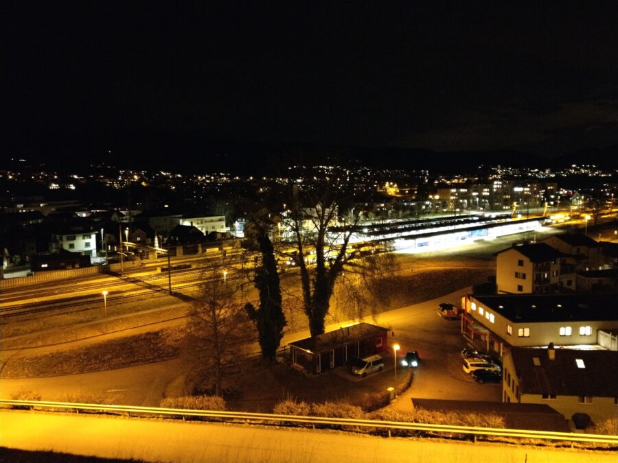 Bahnhof bei Nacht – Ein Testbeitrag