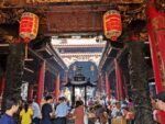Dajia Jenn Lann Temple innen